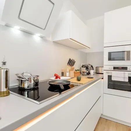 At Weinmeister - Elegant & Sonnig *