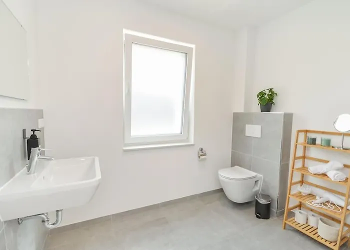 At Weinmeister - Elegant & Sonnig